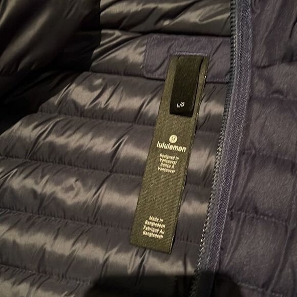 COPY - Mens lululemon down coat Large blue. - Picture 3 of 5